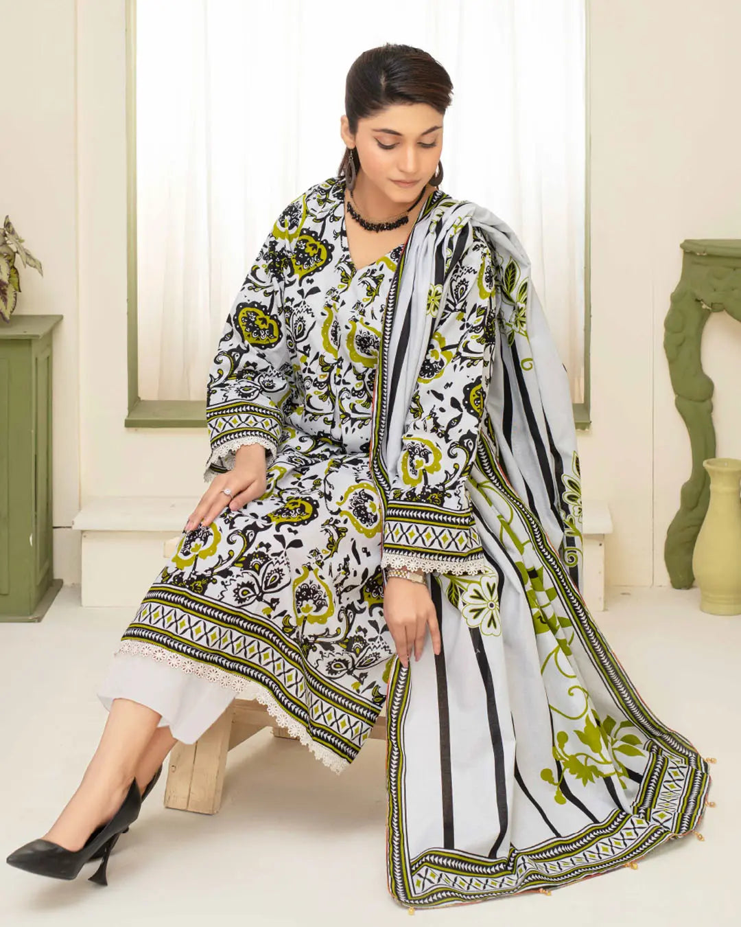 Samifa Presents Dua by Fiza Noor Branded 3 Pc Unstitched Printed Khaddar – Silver Mist Grey