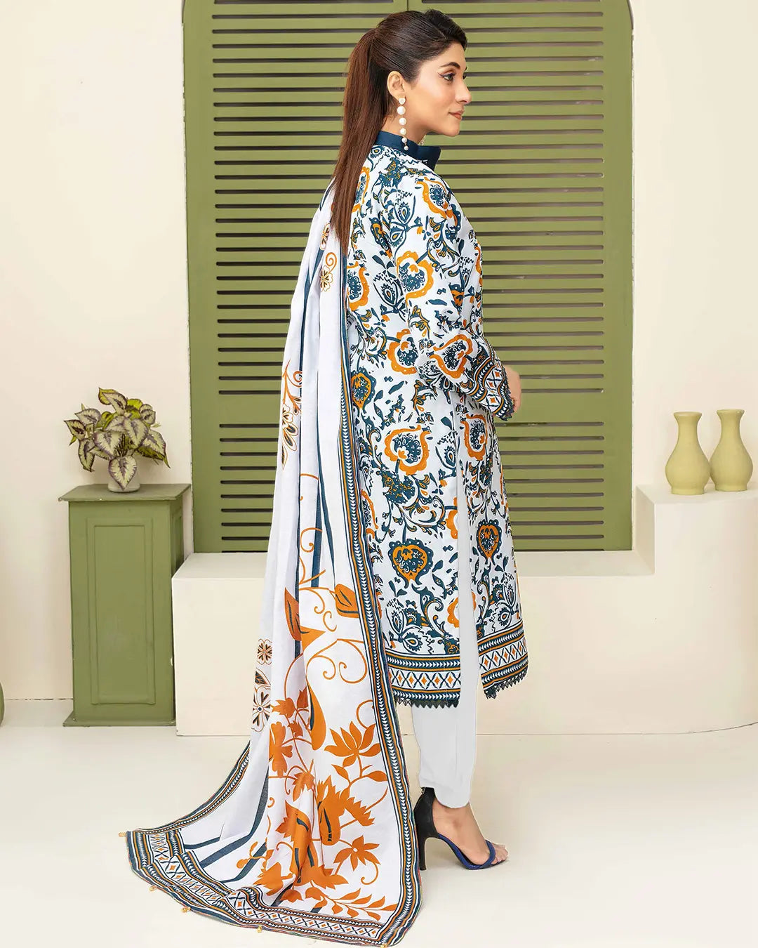 Samifa Presents Dua by Fiza Noor Branded 3 Pc Unstitched Printed Khaddar – Misty Ice Grey