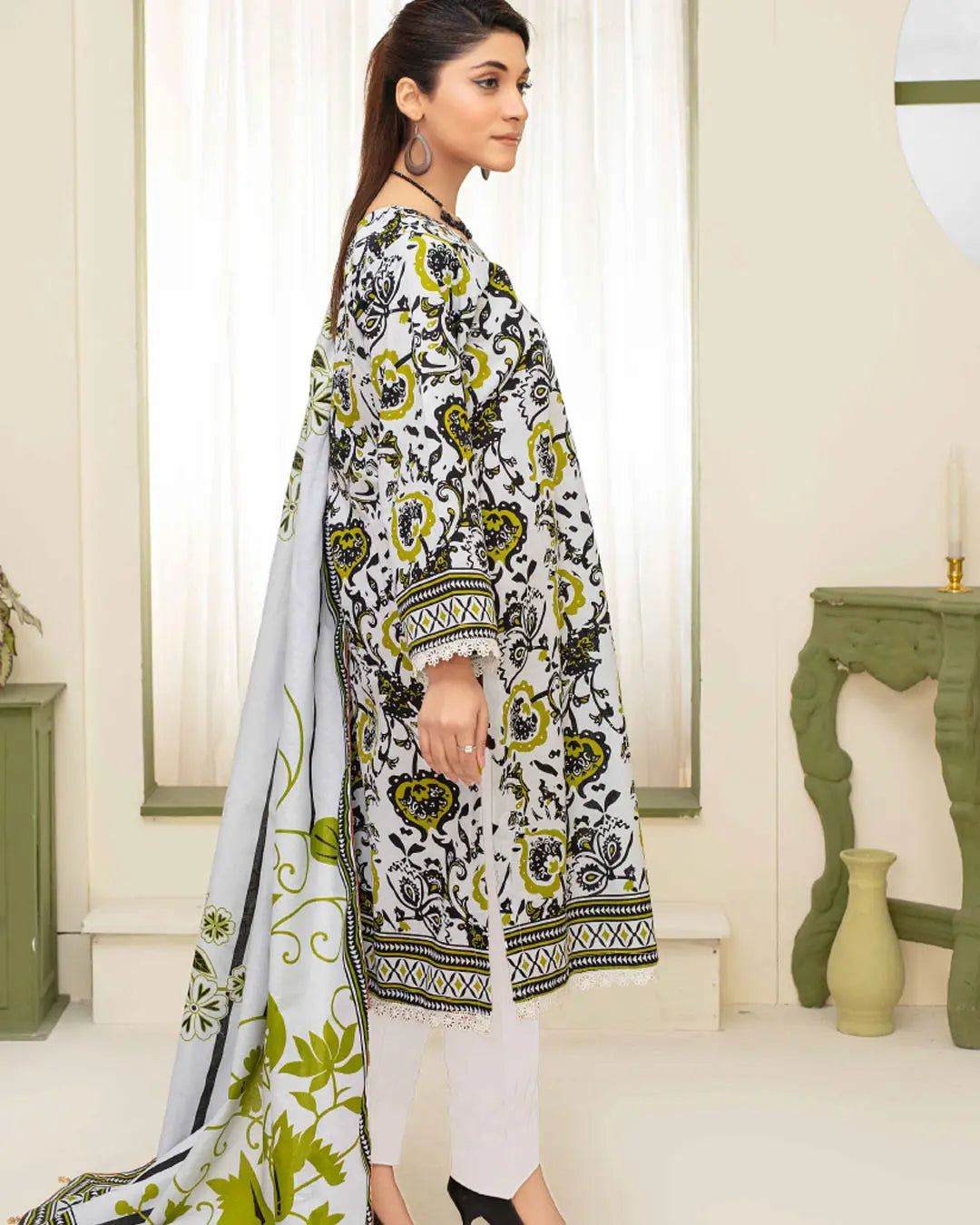 Samifa Presents Dua by Fiza Noor Branded 3 Pc Unstitched Printed Khaddar – Silver Mist Grey