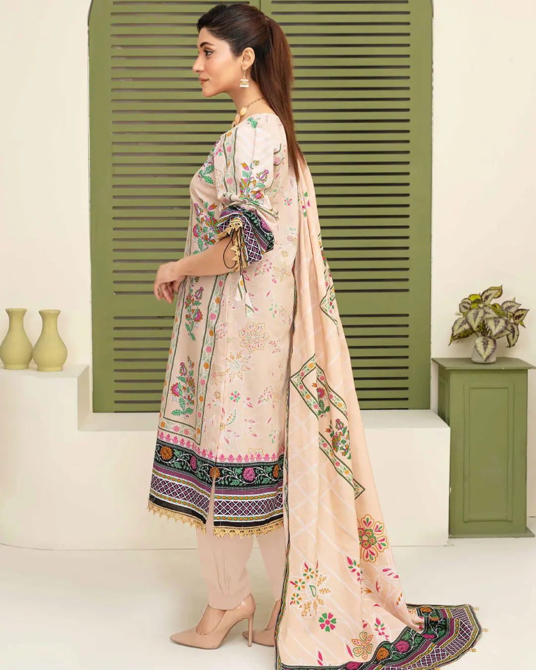 Samifa Presents Dua by Fiza Noor Branded 3 Pc Unstitched Printed Khaddar – Warm Beige Cream