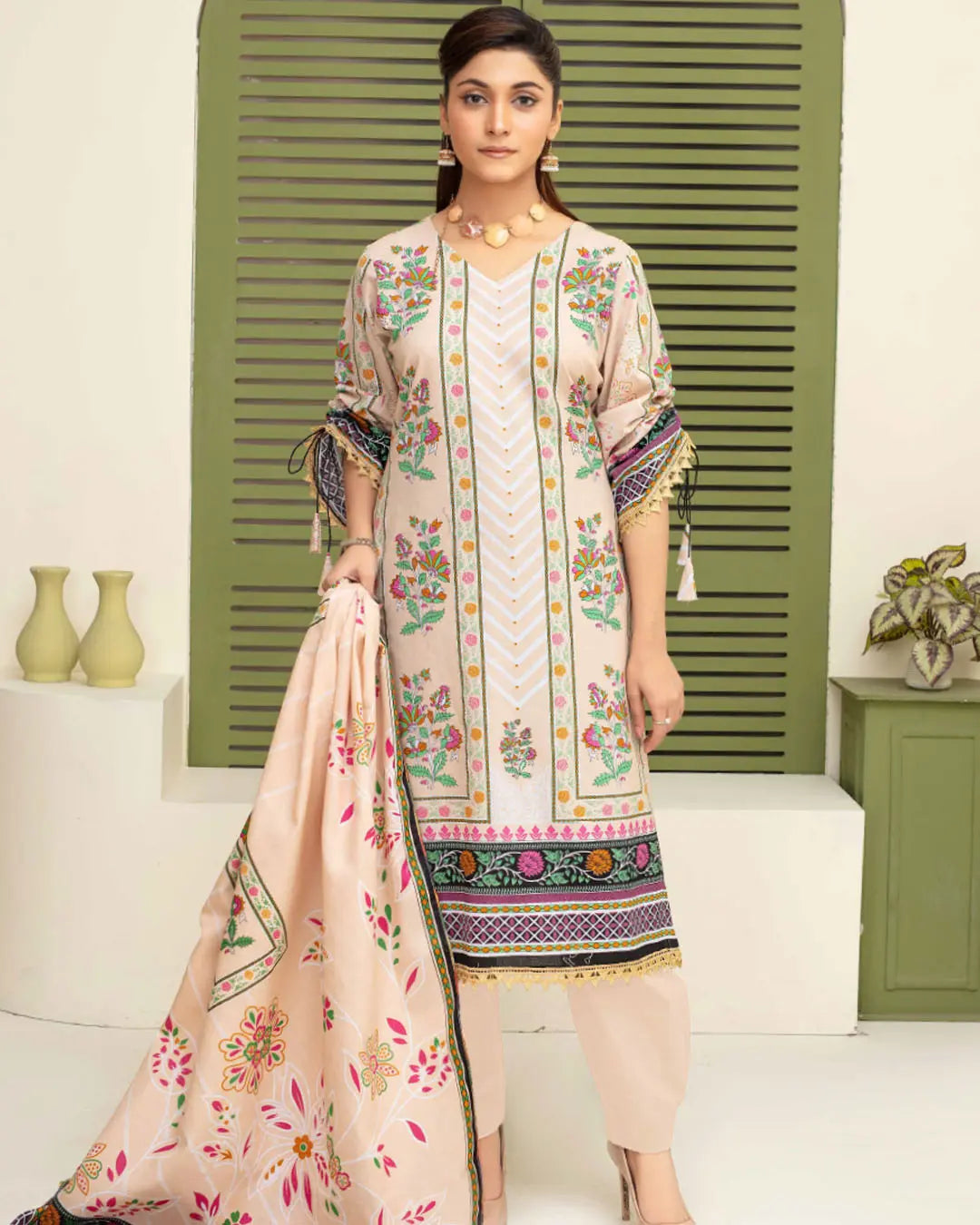 Samifa Presents Dua by Fiza Noor Branded 3 Pc Unstitched Printed Khaddar – Warm Beige Cream