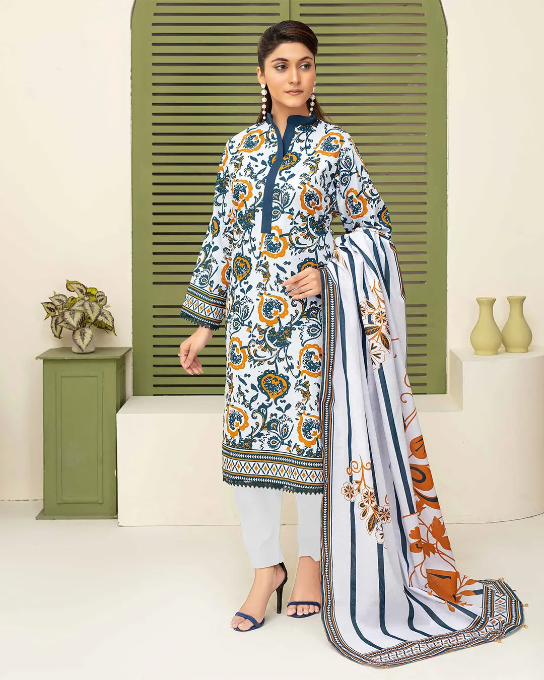 Samifa Presents Dua by Fiza Noor Branded 3 Pc Unstitched Printed Khaddar – Misty Ice Grey