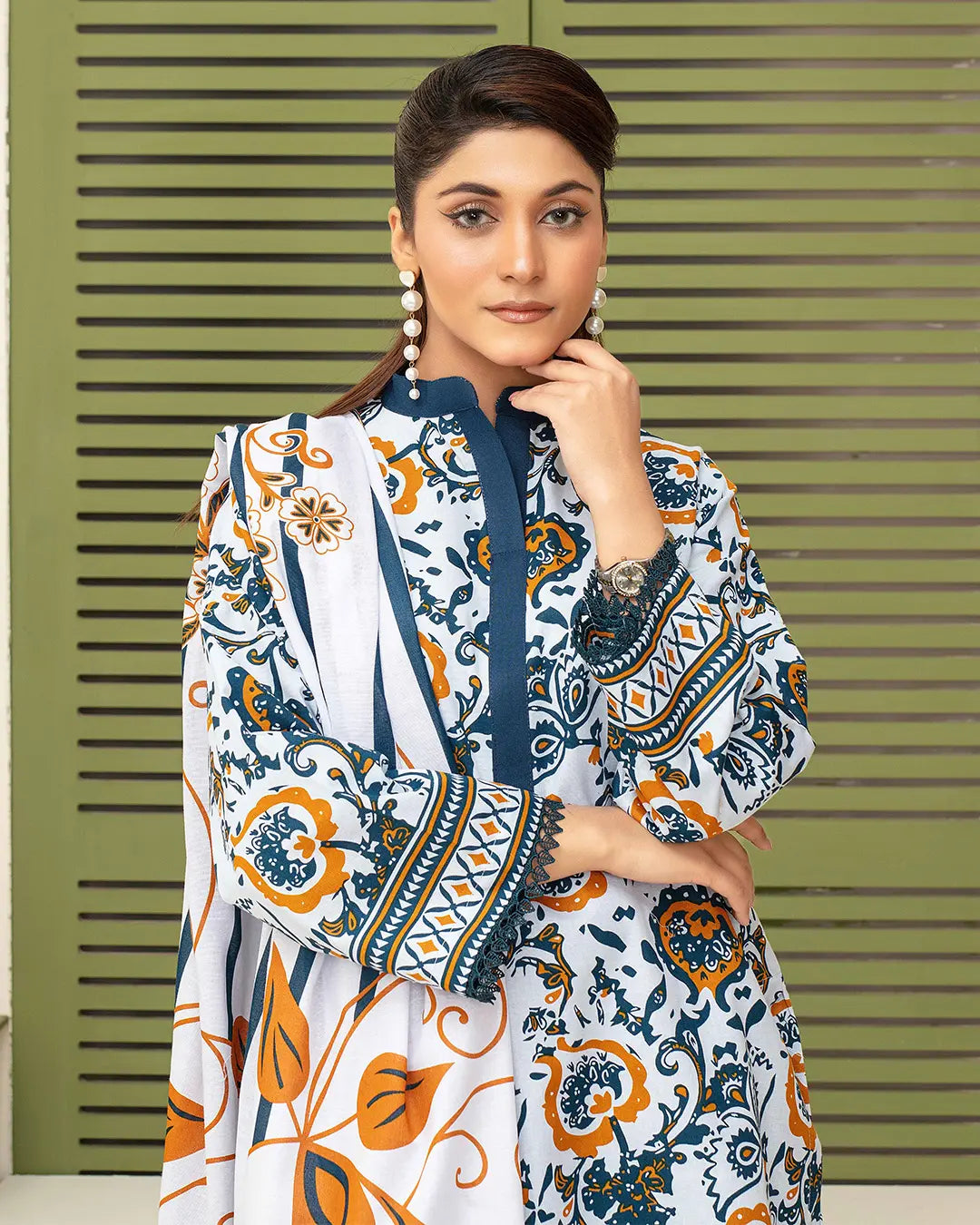 Samifa Presents Dua by Fiza Noor Branded 3 Pc Unstitched Printed Khaddar – Misty Ice Grey