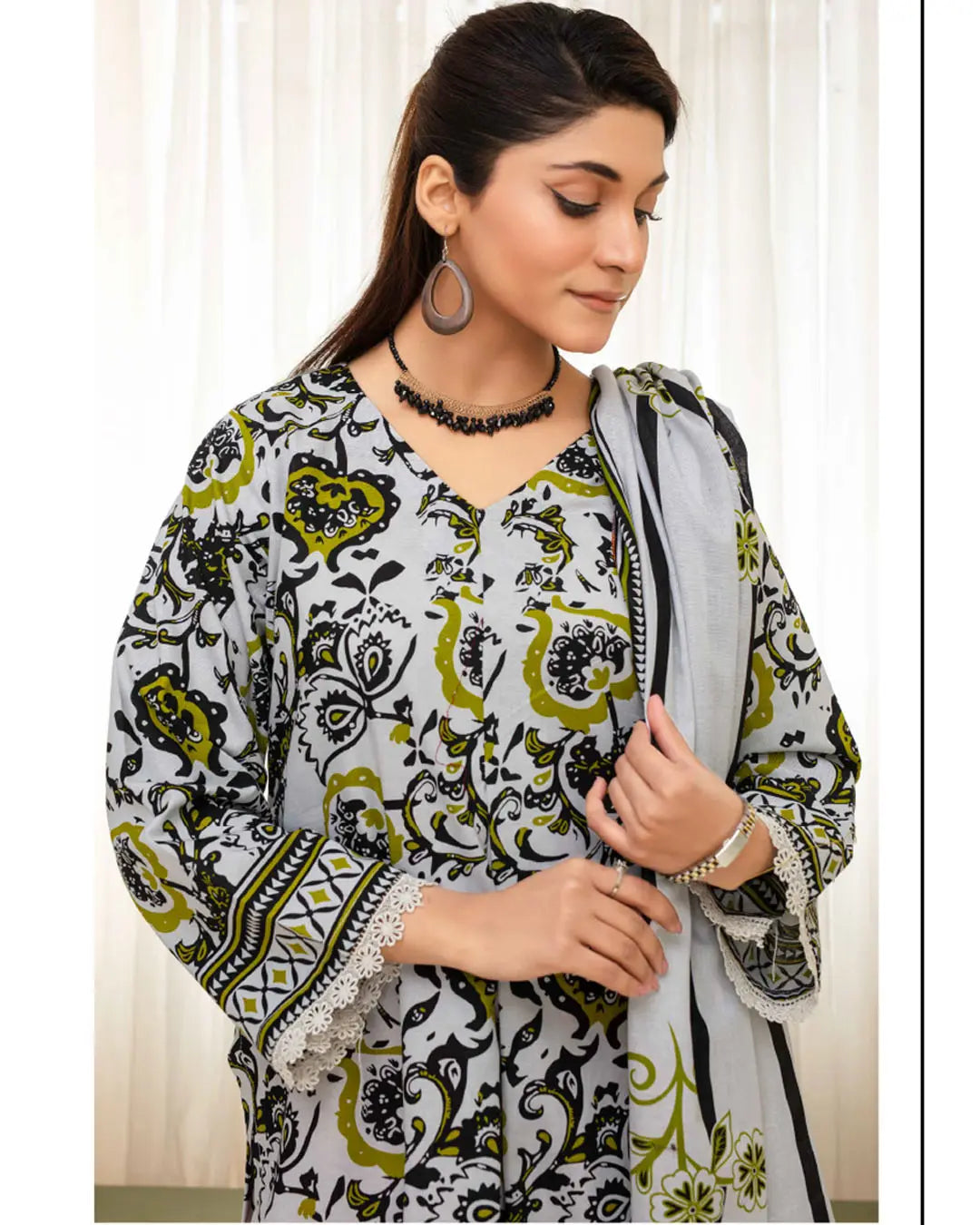 Samifa Presents Dua by Fiza Noor Branded 3 Pc Unstitched Printed Khaddar – Silver Mist Grey