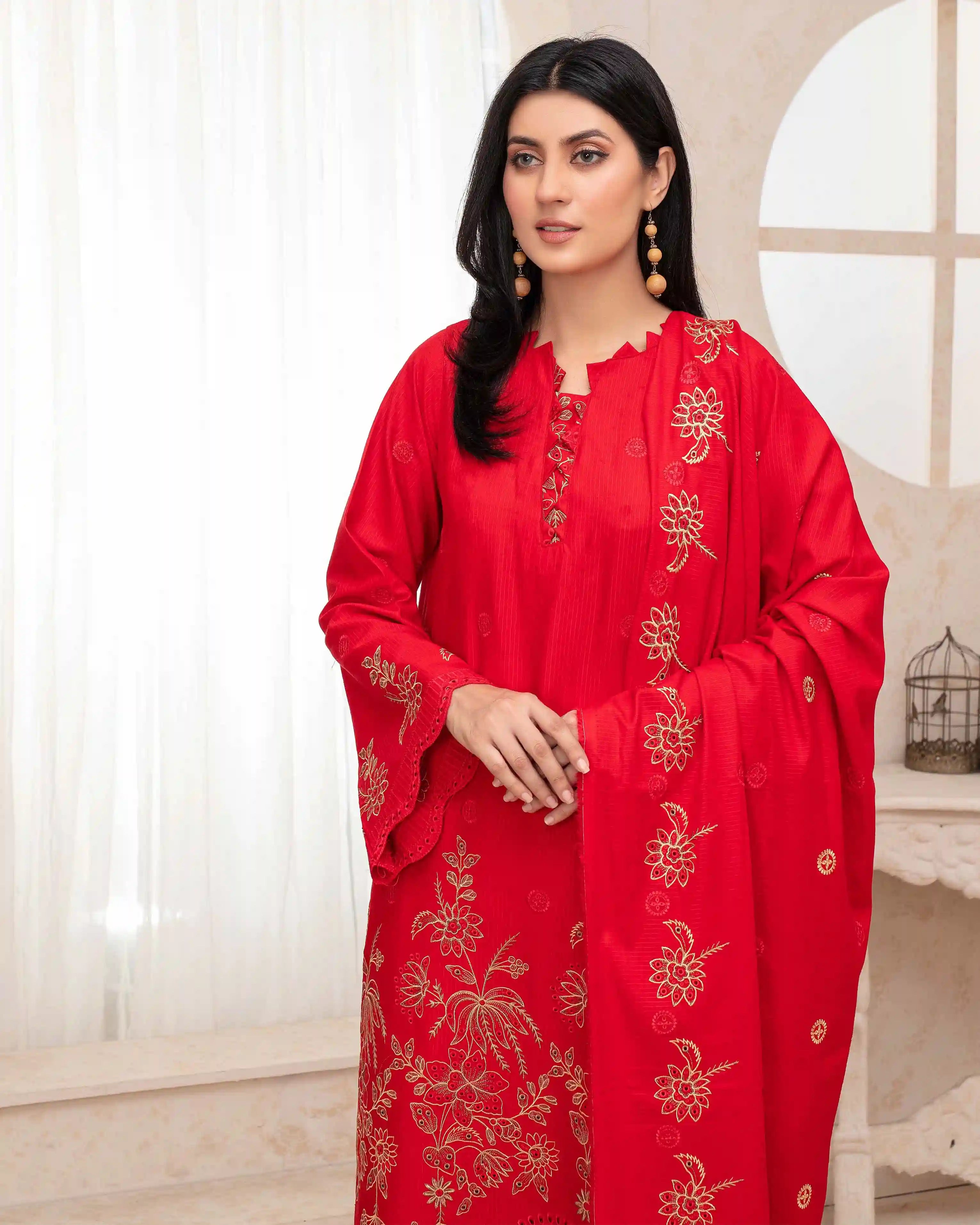 Samifa Presents Fiza Noor Unstitched Nikhar Winter Collection 3 Pc Embroidered Festival Linen – Crimson Red