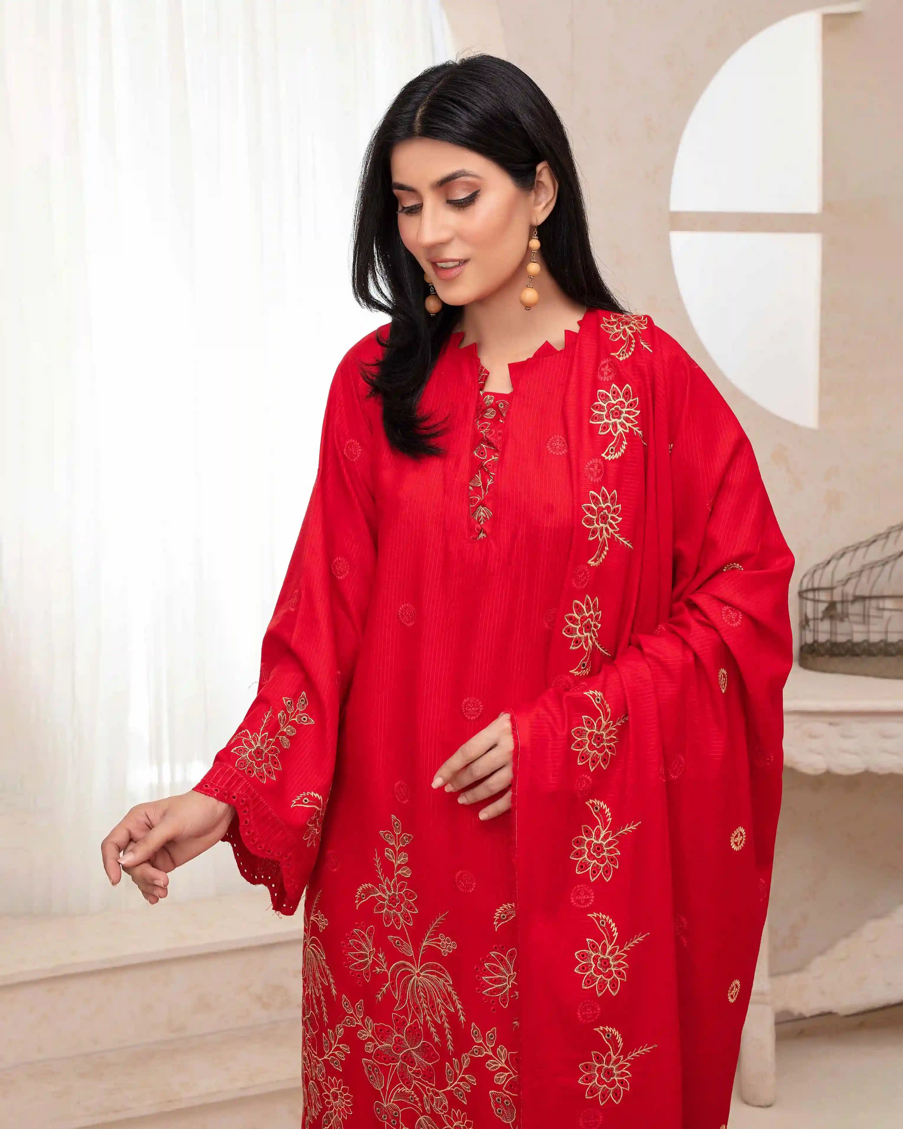 Samifa Presents Fiza Noor Unstitched Nikhar Winter Collection 3 Pc Embroidered Festival Linen – Crimson Red