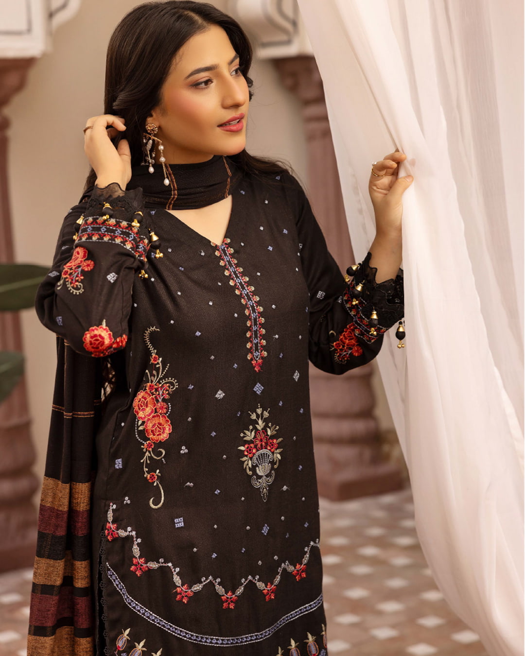 Samifa Presents Khubsurat By Nur Luxurious Embroidered Leather Winter 3Pc Unstitched Suit with Wool Border Shawl – Charcoal