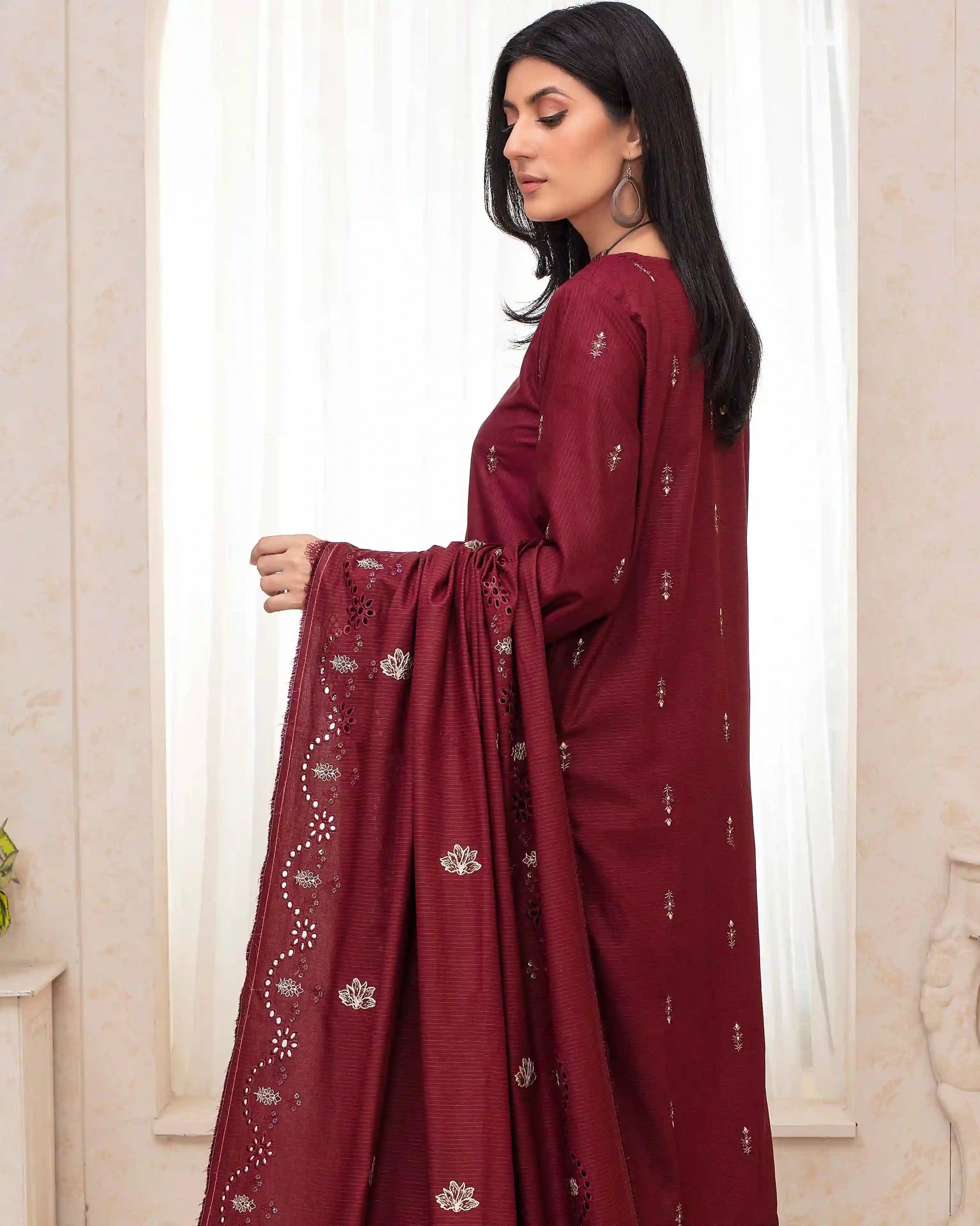 Samifa Presents Fiza Noor Unstitched Nikhar Winter Collection 3 Pc Embroidered Festival Linen – Dark Ruby Red