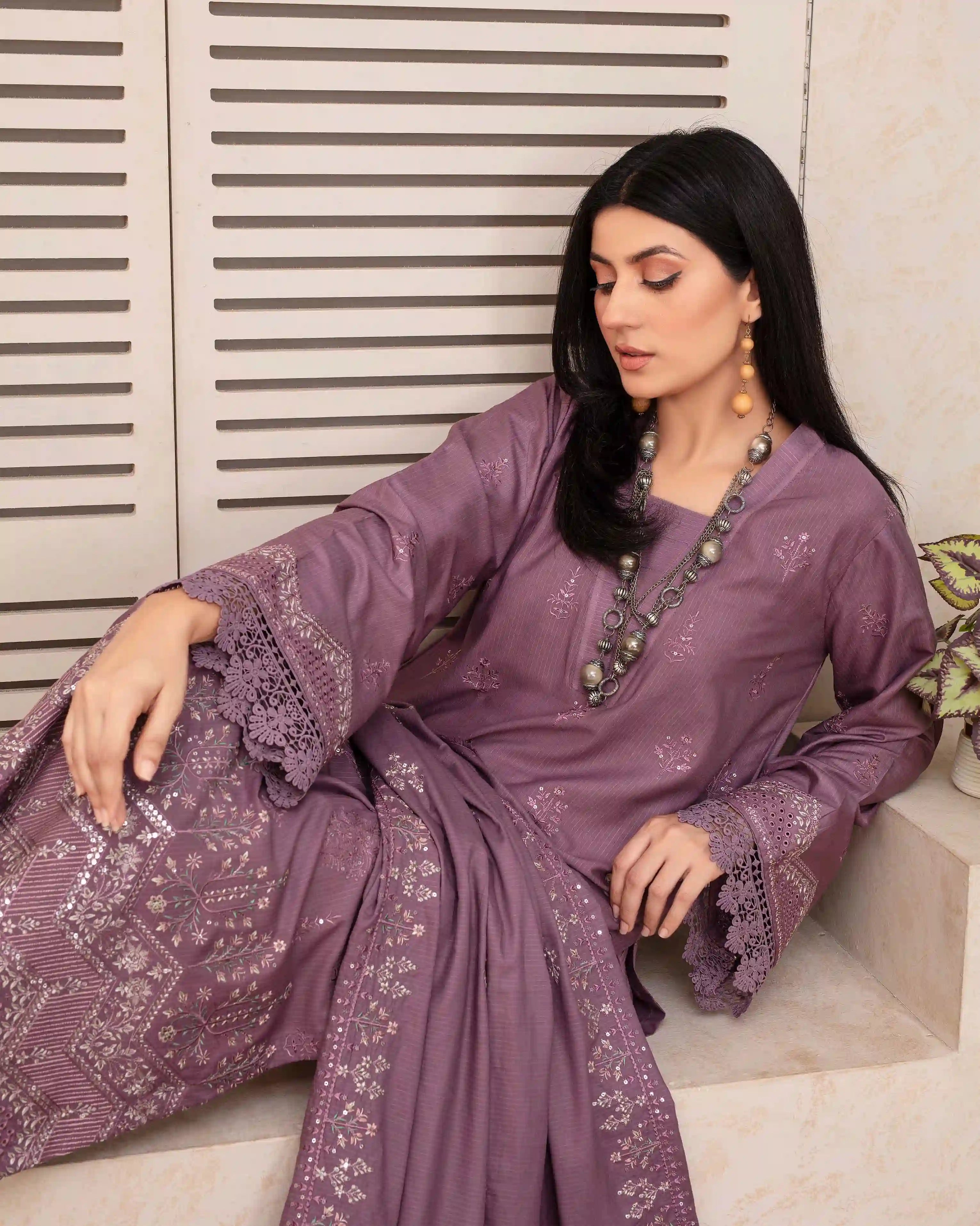 Samifa Presents Fiza Noor Unstitched Nikhar Winter Collection 3 Pc Embroidered Festival Linen – Dusky Mauve