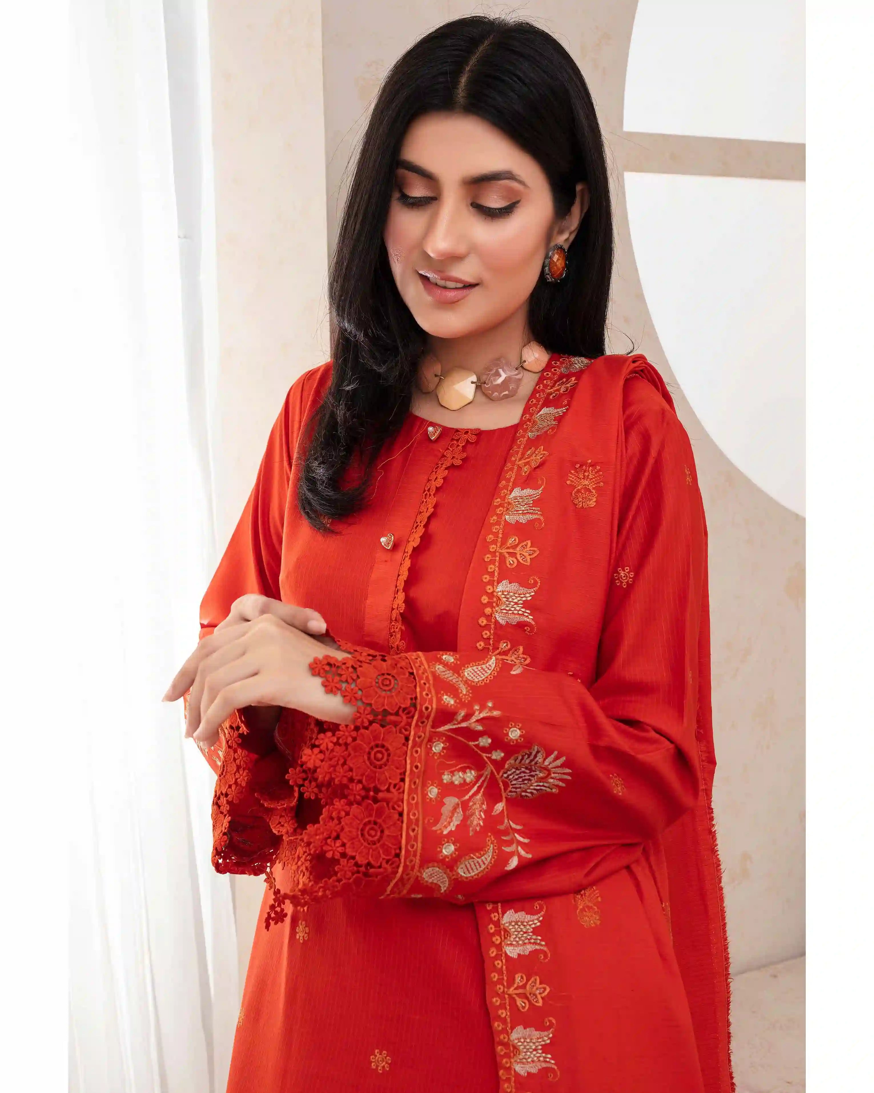 Samifa Presents Fiza Noor Unstitched Nikhar Winter Collection 3 Pc Embroidered Festival Linen – Strong Vermilion