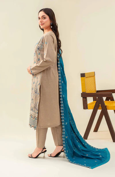 Samifa Presents Abro by Fiza Noor Unstitched Embroidered Winter Festival Branded Karandi 3 Pc Suit – Warm Sand Beige
