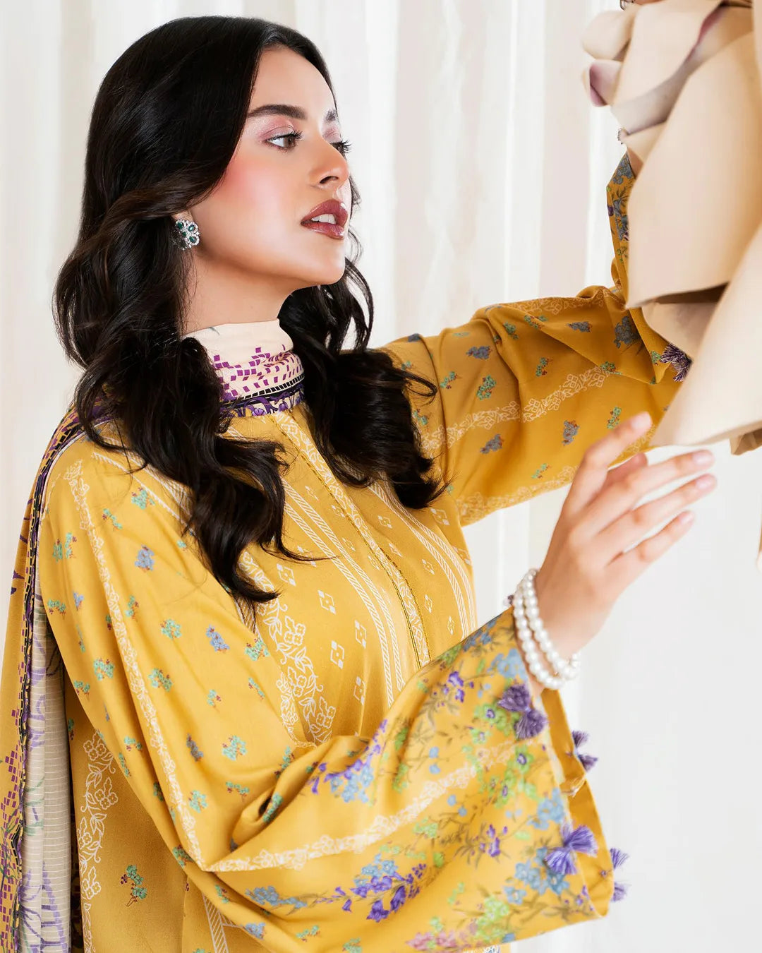 Reeba by Gull Jee Original – Samifa Winter Collection 2025 Golden Yellow Luxurious Linen