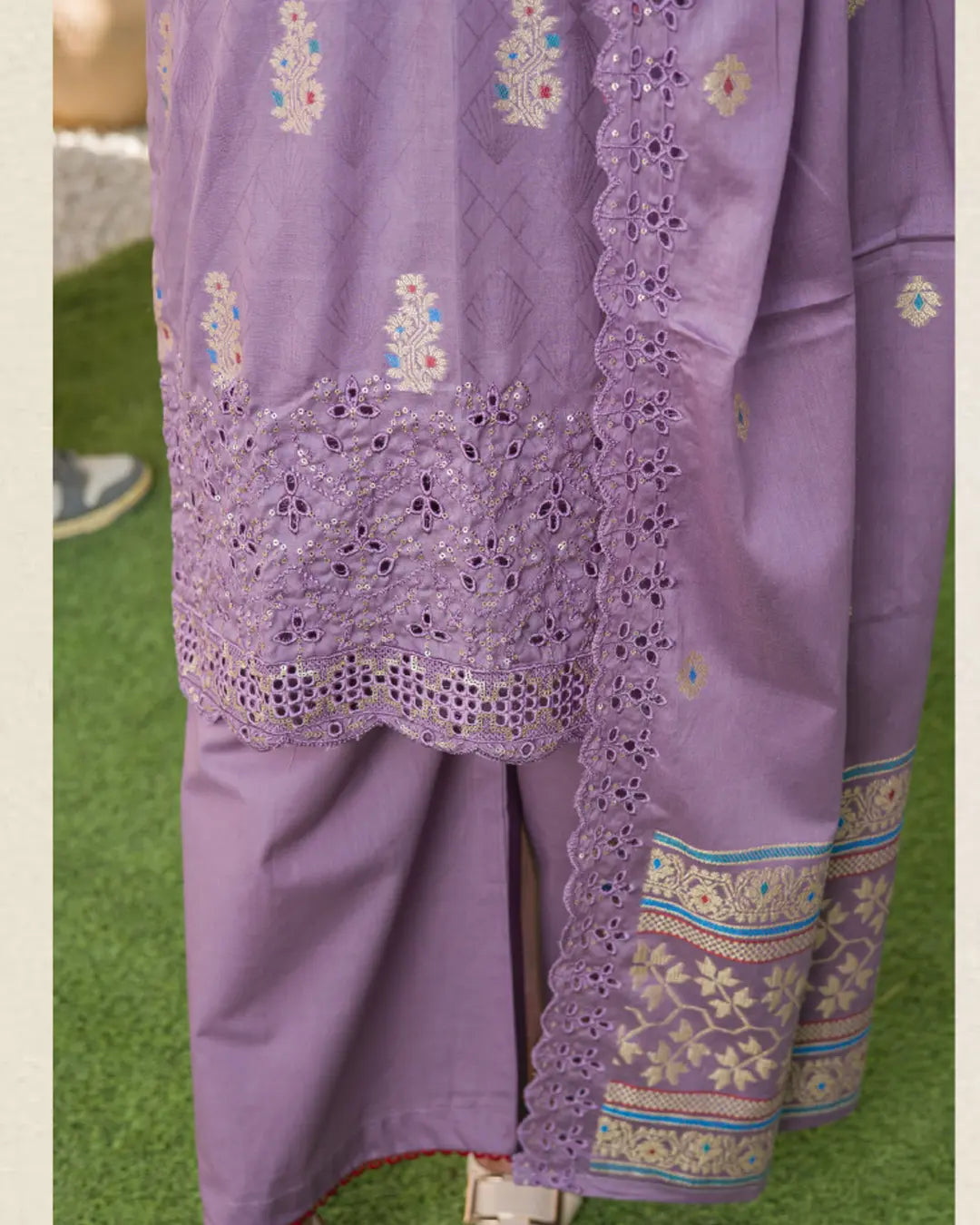 Samifa Presents Bonanza Branded Unstitched Luxury Jacquard Embroidered Collection with Cutwork Dupatta – Soft Lilac Mauve